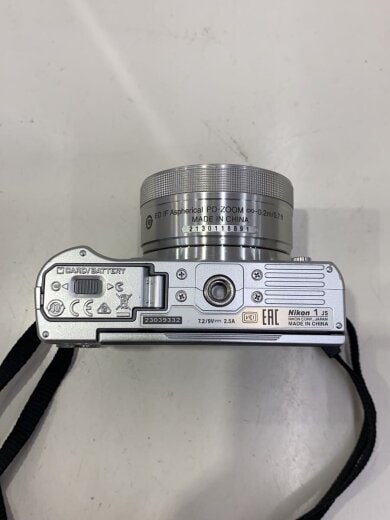 商品画像：デジタル一眼カメラ Nikon 1 J5 ダブルズームレンズキット [シルバー] 4