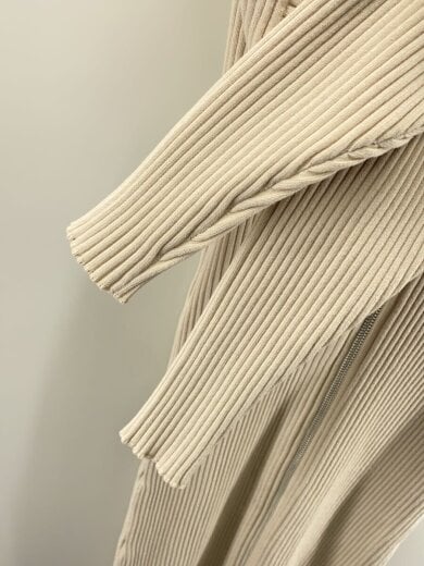 商品画像：Sustainableフロントジップニットワンピース/one/ポリエステル/CRM/無地/SWNO23506 5