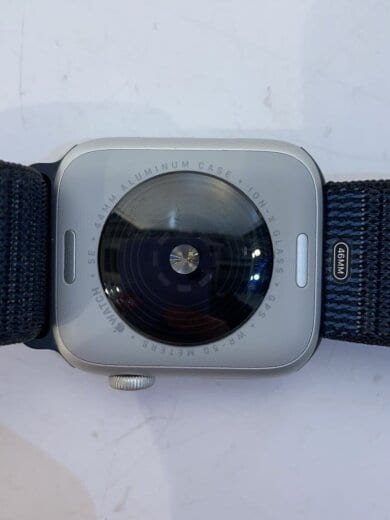 商品画像：Apple Watch SE 第2世代 GPSモデル 44mm MA7X4J/A シルバー/デジタル/-- 3