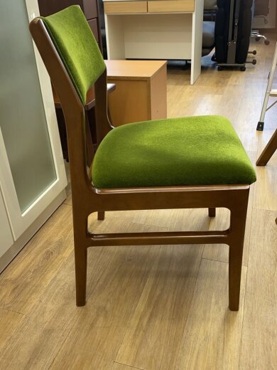 画像：karimoku60アームレスダイニングチェア モケットグリーン/ウッド/GRN3