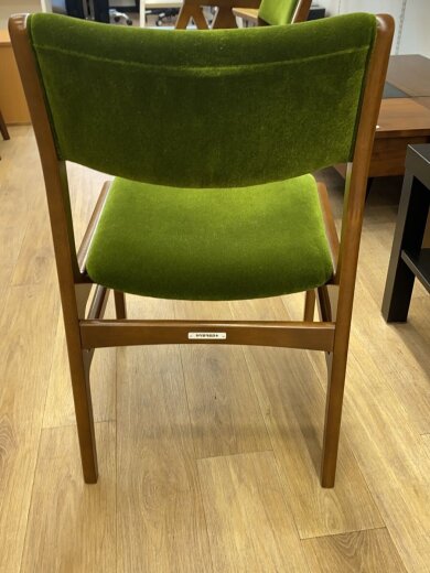 画像：karimoku60アームレスダイニングチェア モケットグリーン/ウッド/GRN4