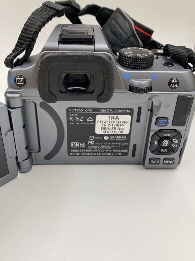 商品画像：デジタル一眼カメラ PENTAX K-70 18-135WRキット [シルキーシルバー] 5