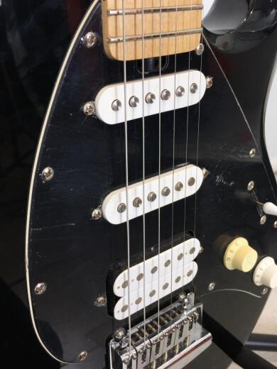 画像：Sterling by MUSIC MANSILO3 エレキギター/ストラトタイプ/黒系/SSH/シンクロタイプ/SILO38