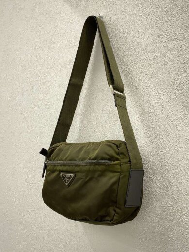 画像：PRADAショルダーバッグ/ナイロン/KHK/三角ロゴプレート2