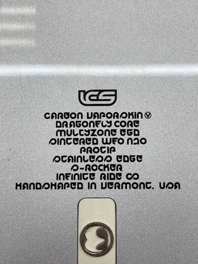 商品画像：FISH/2009年モデル/旧チャンネル式/スノーボード/150cm/フリースタイル/SLV 4