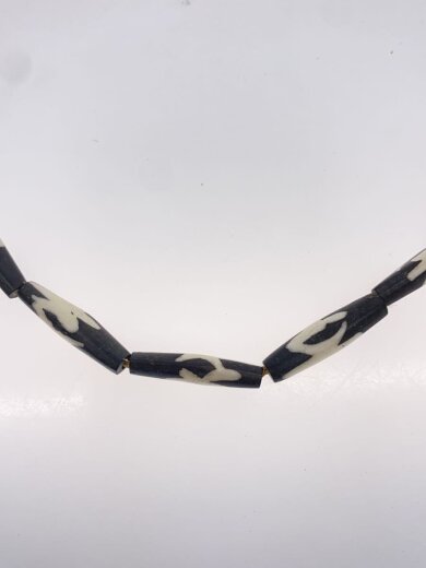 商品画像：Batik Bone beads/ネックレス/--/カラーストーン/BLK/トップ無/メンズ 1