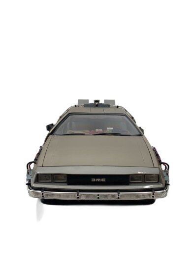 画像：ﾃﾞｱｺﾞｽﾃｨｰﾆバックトウザフューチャー/デロリアン/完成品/左ミラー取れ/プラモデル/車1