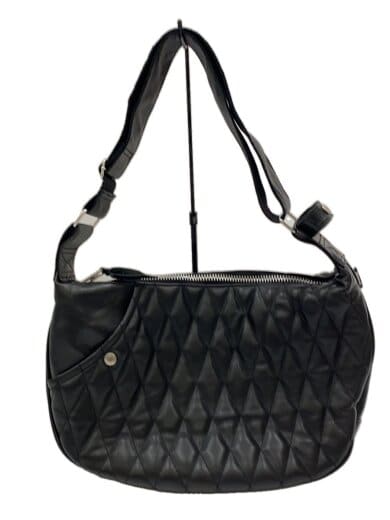 商品画像：PADDED BANANA BAG/ショルダーバッグ/牛革/BLK/無地/3109022 1