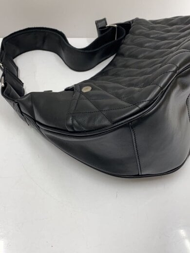 商品画像：PADDED BANANA BAG/ショルダーバッグ/牛革/BLK/無地/3109022 5