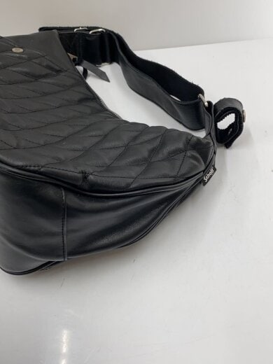 商品画像：PADDED BANANA BAG/ショルダーバッグ/牛革/BLK/無地/3109022 6