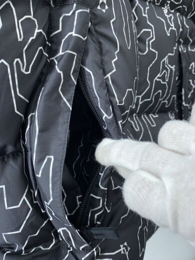 商品画像：NOVELTY NUPTSE JACKET_ノベルティーヌプシジャケット/M/ナイロン/BLK/総柄 9