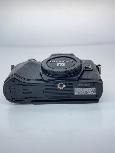 商品画像：デジタル一眼カメラ OM-D E-M10 Mark III EZダブルズームキット [ブラック]// 4