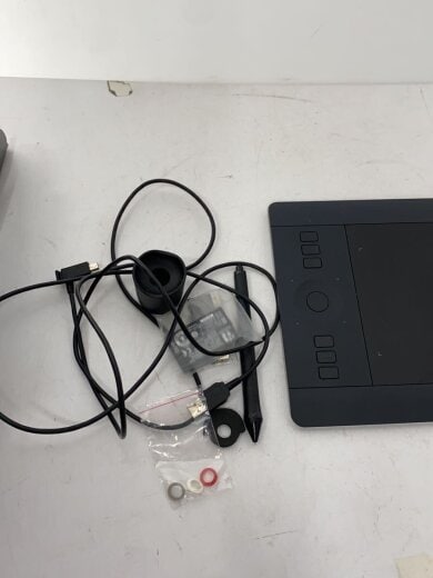 商品画像：ペンタブレット Intuos Pro small PTH-451/K1 [ブラック]/ 6