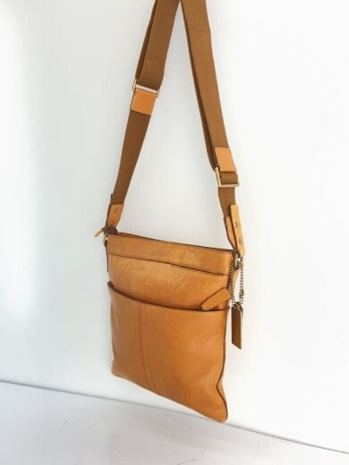 商品画像：ショルダーバッグ_ブリーカー_オールレザー/レザー/BEG 2