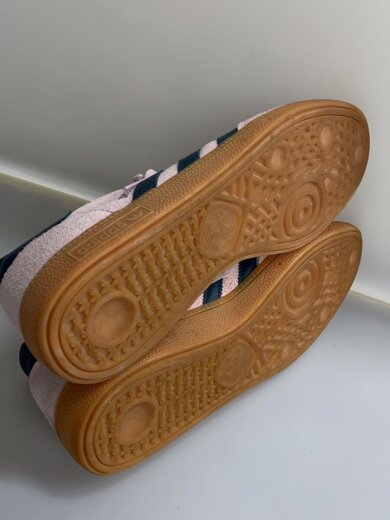 商品画像：ローカットスニーカー/27.5cm/PNK/スウェード/IF6561 4