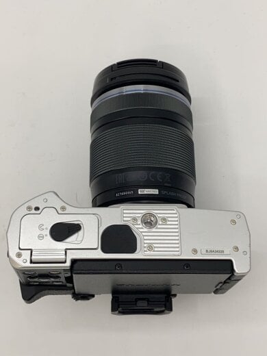 商品画像：デジタル一眼カメラ OM-D E-M5 Mark III 14-150mm II レンズキット [シルバー] 4