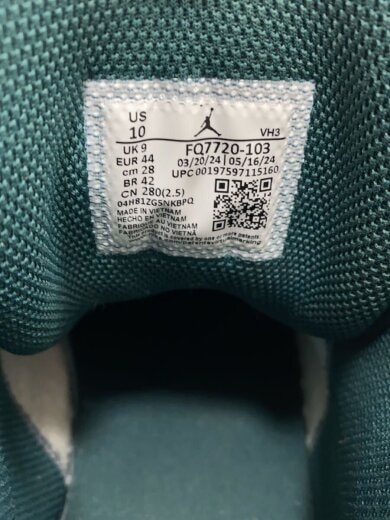 商品画像：AIR JORDAN 1 MID SE_エア ジョーダン 1 MID SE/28cm/WHT 7