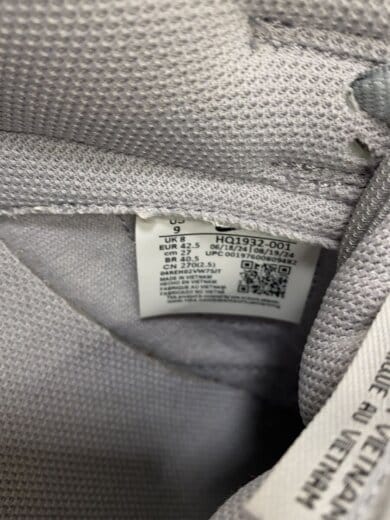 商品画像：ローカットスニーカー_HQ1932-001/27cm/WHT/スウェード 5