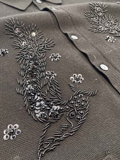 商品画像：23SS/beaded applique cardigan/ポロシャツ/M/アクリル/BLK 7