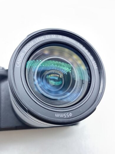 商品画像：デジタル一眼カメラ EOS Kiss M EF-M18-150 IS STM レンズキット [ブラック]// 5