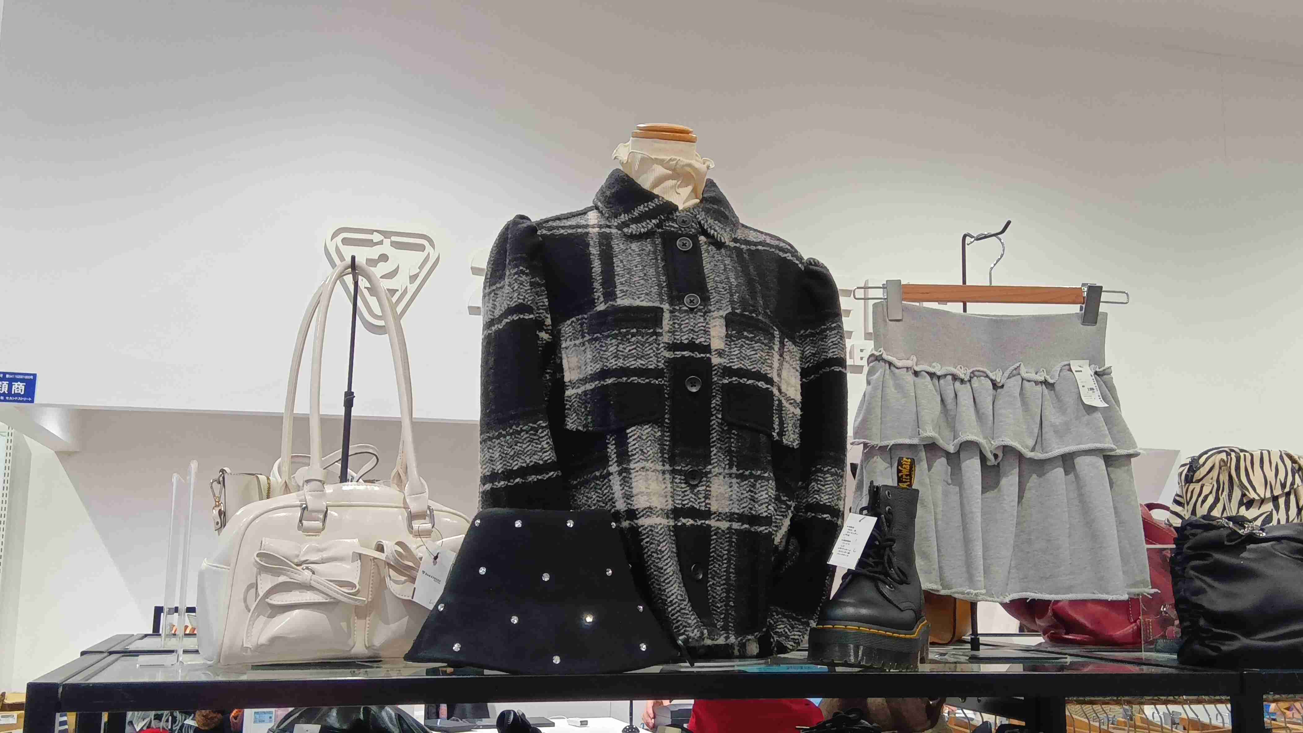 多数ブランド古着取扱！USEDshop★ 様 取り置き 中古・古着通販】PRADA (プラダ) サイドジップハイカット