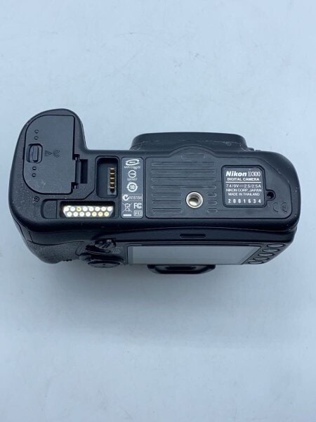 Nikon(ニコン) / デジタル一眼カメラ D300 ボディ | 中古品の販売