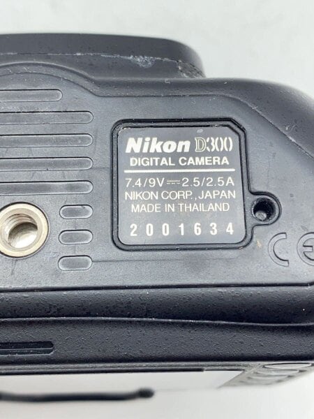Nikon(ニコン) / デジタル一眼カメラ D300 ボディ | 中古品の販売