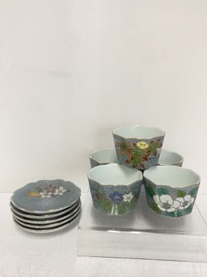 有田焼(アリタヤキ) / 白衣観音/川副冬山 作/観音/有田白磁 白衣観音像