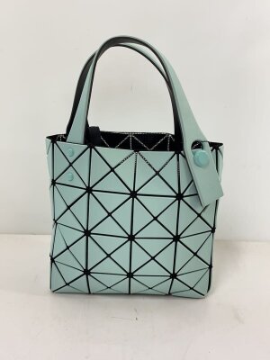 BAO BAO ISSEY MIYAKE トートバッグ ミントグリーン 中古 BAO BAO ISSEY MIYAKEのトートバッグ検索結果|中古品の通販サイト