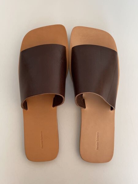 エンダースキーマ vachetta slide ブラウン　サイズ4 Hender Scheme(エンダースキーマ) / vachetta slide/4/BRW/レザー/ur-s