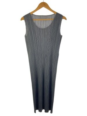 PLEATS PLEASE ISSEY MIYAKE（プリーツプリーズイッセイミヤケ）の古着