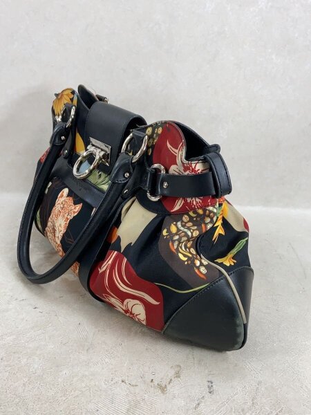 Salvatore Ferragamo(サルヴァトーレフェラガモ) / サヴァンナ 