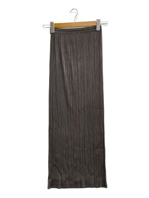 PLEATS PLEASE ISSEY MIYAKEのロングスカート検索結果|古着・中古品の