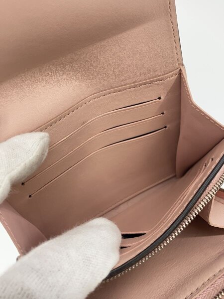 ルイヴィトン マヒナ イリス コンパクト ガレ M62542 LOUIS VUITTON 