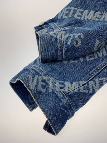 VETEMENTS(ヴェトモン) / ロゴデニムジャケット/Gジャン/S/デニム/総柄 