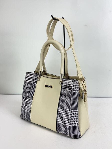 CHARLES&KEITH(チャールズアンドキース) / ショルダーバッグ/ホワイト 