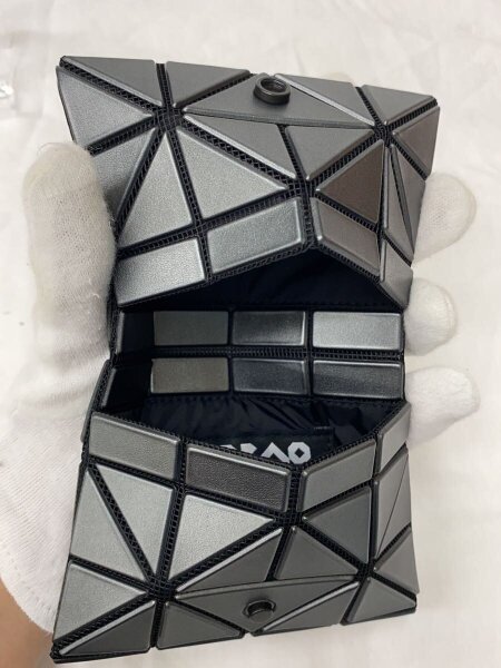 バオ バオ イッセイ ミヤケ カードウォレット ミニ財布 二つ折り BAO BAO ISSEY MIYAKE(バオバオイッセイミヤケ) / ミニウォレット/CARD