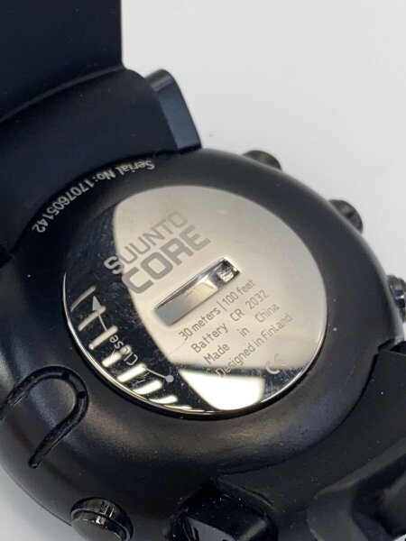 SUUNTO(スント) / CORE ALU DEEP BLACKクォーツ腕時計/デジタル/ラバー 
