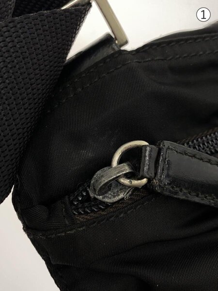 PRADA プラダ 三角ロゴ ショルダーバッグ サコッシュ ナイロン 