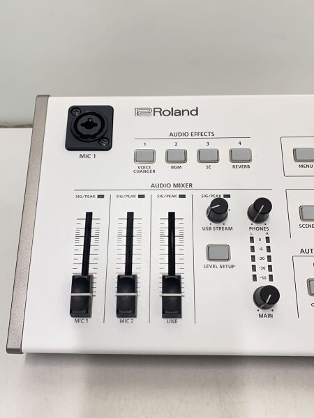 【中古良品】Roland AVストリーミングミキサー VR-1HD 中古良品】Roland AVストリーミングミキサー VR-1HD Roland VR-1HD AV