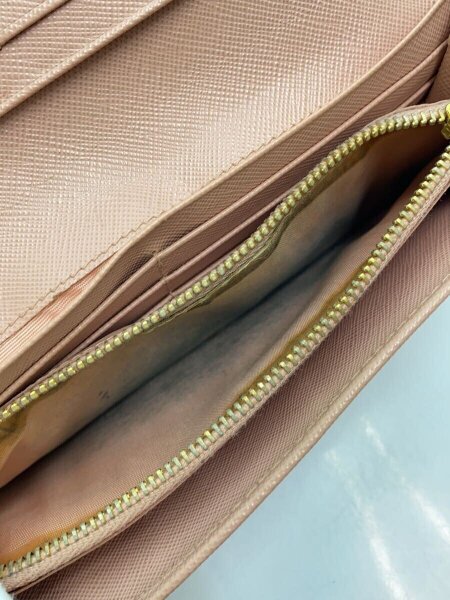 PRADA(プラダ) / サフィアーノ/角スレ有長財布/レザー/PNK/レディース