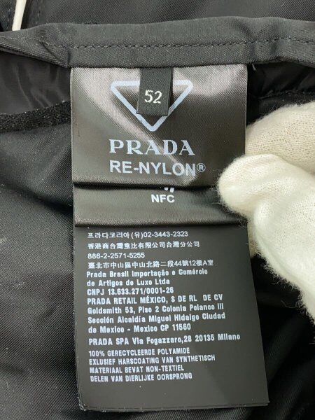 PRADA / REナイロンフーディージャケット/三角ロゴプレーット/トライアングルロゴ/リサイクルポリアミド/52 PRADA(プラダ) / REナイロンフーディージャケット/三角ロゴプレーット