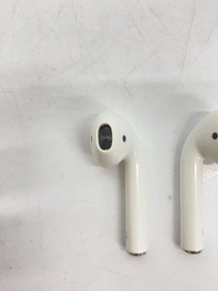 Apple(アップル) / イヤホン AirPods 第2 Wireless Charg MRXJ2J/A