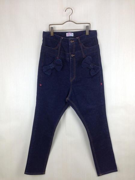 みるる♡迅速丁寧対応♡ Candy Stripperハローキティデニム ハローキティとのコラボアイテムの新作リリースが決定！ / CANDY STRIPPER