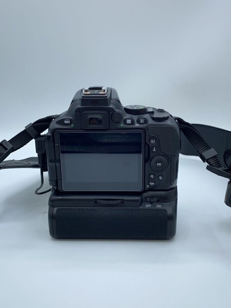 Nikon デジタル一眼レフ D5600 ボディ