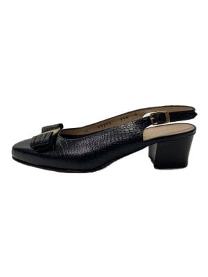 【未使用】Salvatore Ferragamo 黒スエード パンプス 71/2 未使用】Salvatore Ferragamo 黒スエード パンプス 71/2 Salvatore