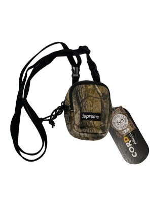 シュプリーム　ショルダーバッグ　総柄 Supreme(シュプリーム) / ショルダーバッグ/--/BLU/総柄 | 中古品の