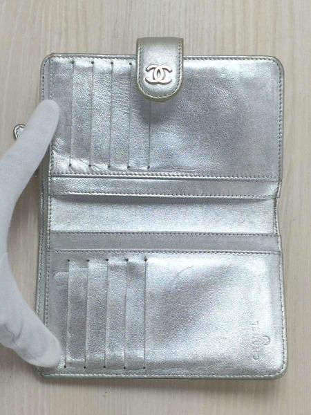 CHANEL マトラッセ 二つ折り長財布 シルバー ラムスキン CHANEL(シャネル) / A48667/シルバーマトラッセ/ラムスキン/2つ折り