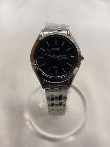 SEIKO(セイコー) / ソーラー腕時計/アナログ/ステンレス/BLK/SLV/V138 
