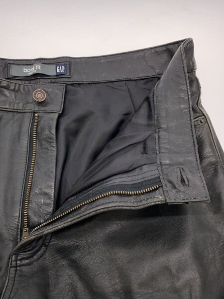 GAP レザーパンツ W34 L34 黒 GAP(ギャップ) / レザーパンツ/00s/ボトム/34/牛革/BLK// | 古着の販売